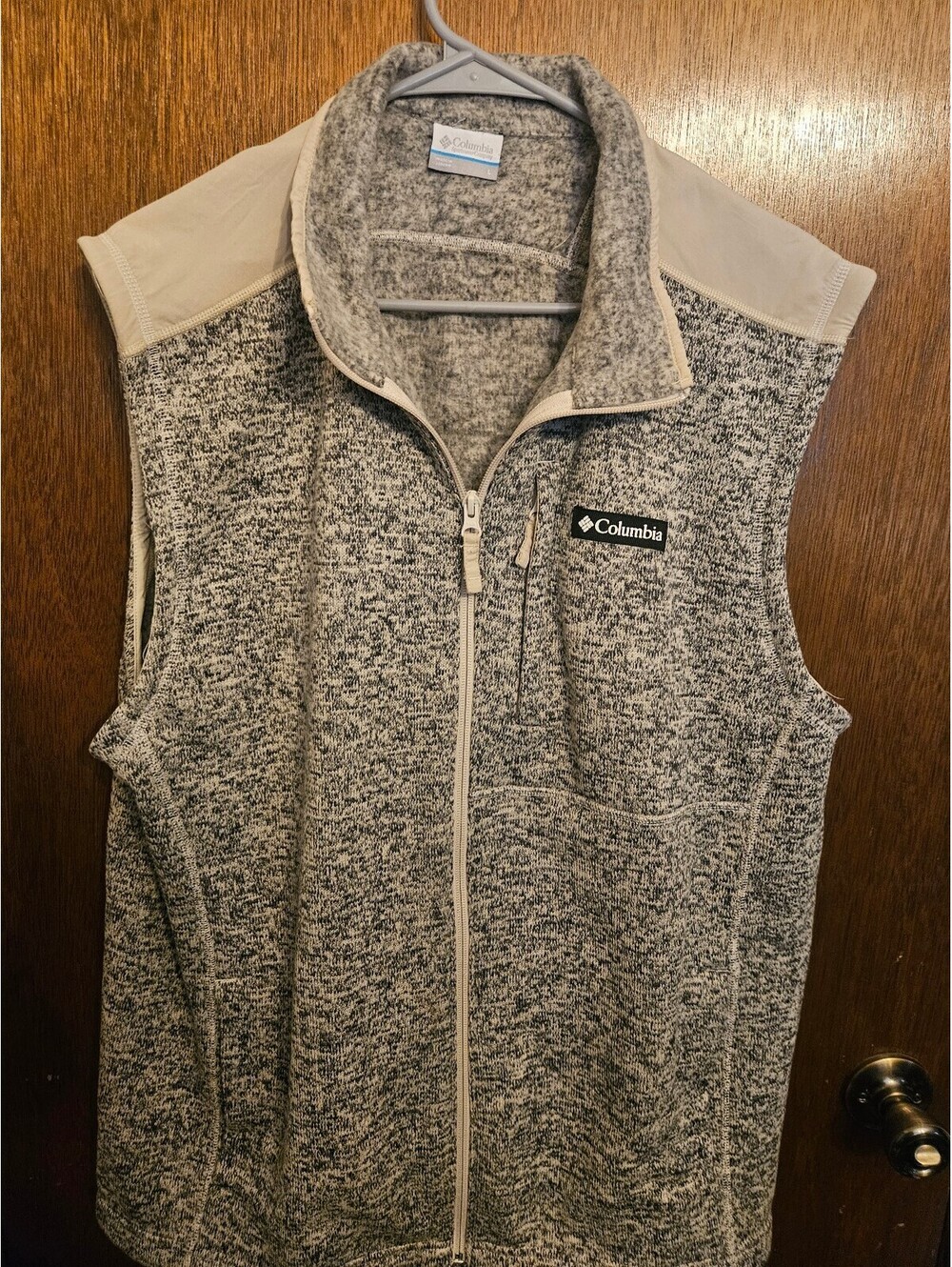 Columbia Men's Gray Fleece Vest with Zip-Up Front and Chest Pocket, Size Large
